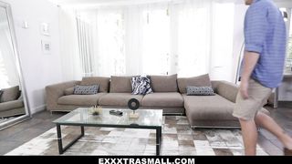 Petite Sex Princess Puts Out