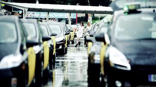 Slippery When Wet - Amarna Miller & Tracy Lindsay