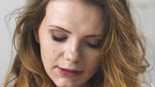 Play With My Reflection - Elina De Leon