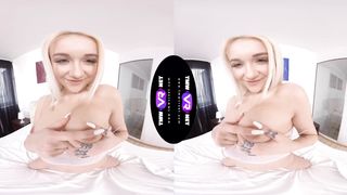 Bored babe rubs pussy for fun