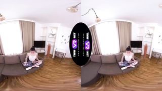 Babe finishes workout with orgasm