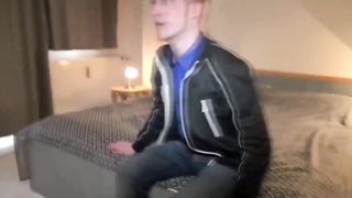 Old Trick Works On Pussy